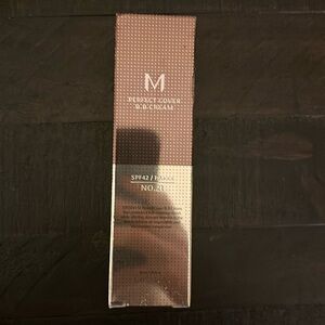 MISSHA BB cream no.21 - never been open!